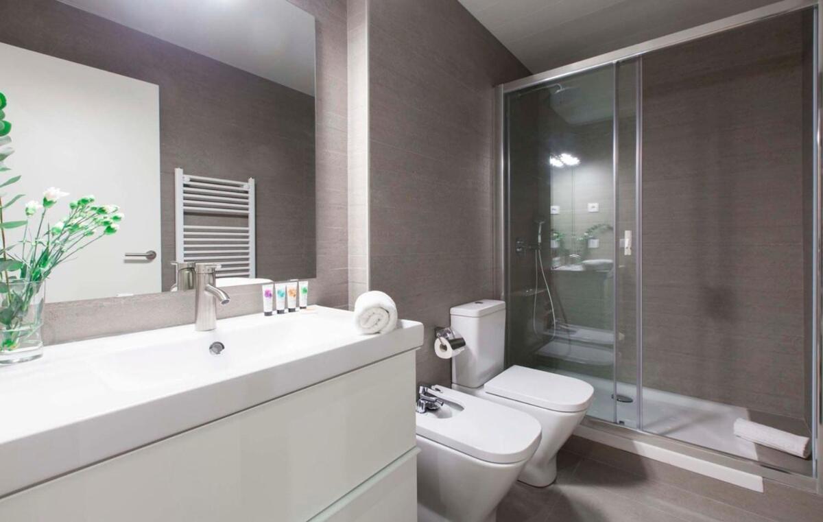 Perfectly Located 4Bed 4Bath Apartment In Barcelona 3 1 المظهر الخارجي الصورة