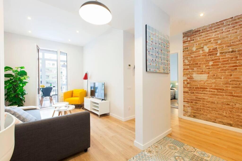 Perfectly Located 4Bed 4Bath Apartment In Barcelona 3 1 المظهر الخارجي الصورة