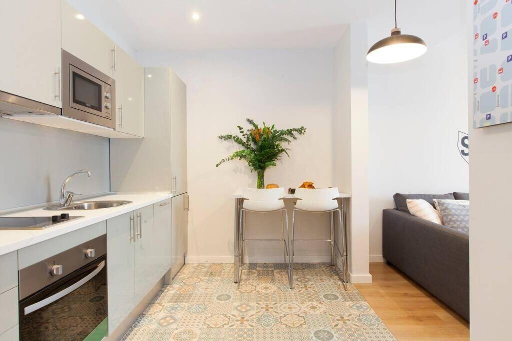 Perfectly Located 4Bed 4Bath Apartment In Barcelona 3 1 المظهر الخارجي الصورة