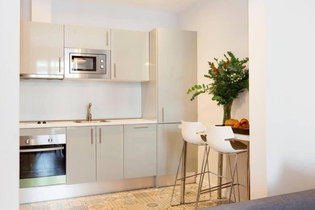 Perfectly Located 4Bed 4Bath Apartment In Barcelona 3 1 المظهر الخارجي الصورة